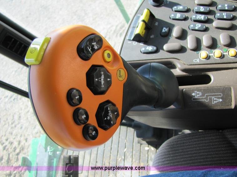 image for item 3483 2007 John Deere 9860STS combine