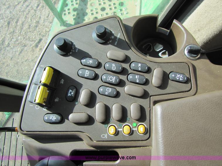 image for item 3483 2007 John Deere 9860STS combine