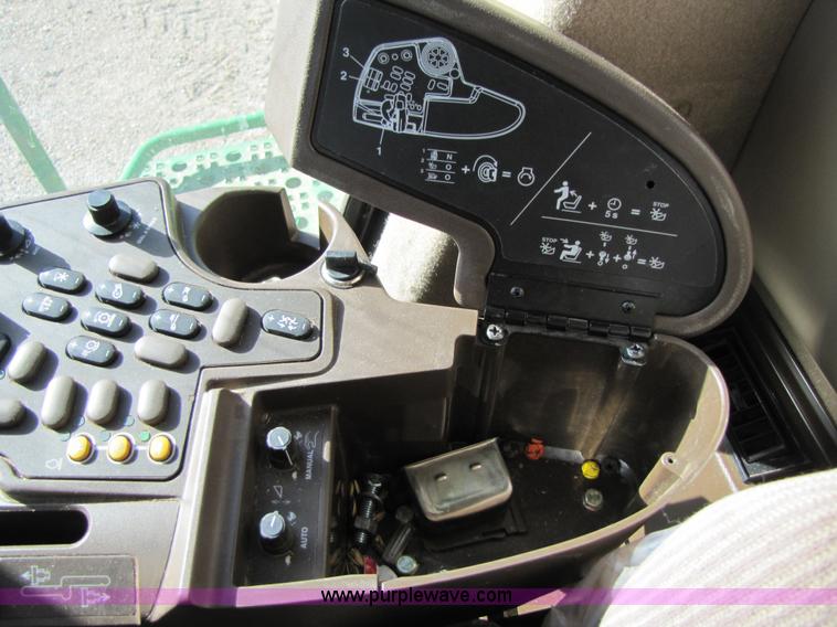 image for item 3483 2007 John Deere 9860STS combine