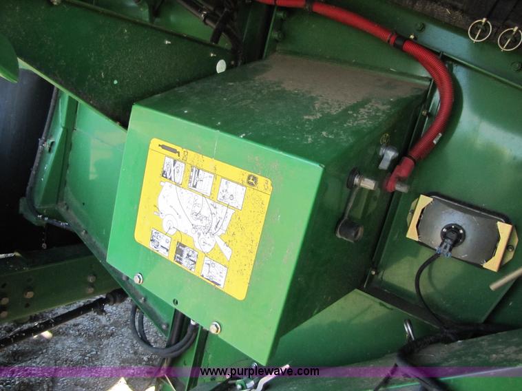 image for item 3483 2007 John Deere 9860STS combine