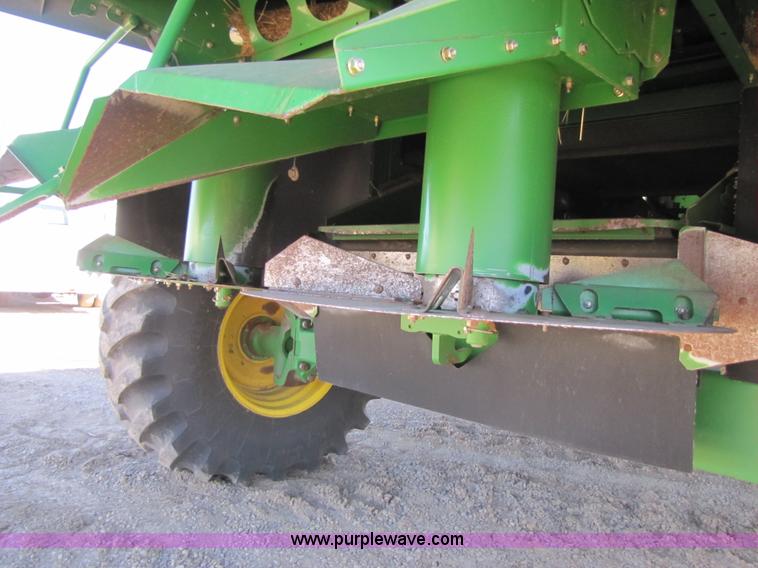 image for item 3483 2007 John Deere 9860STS combine