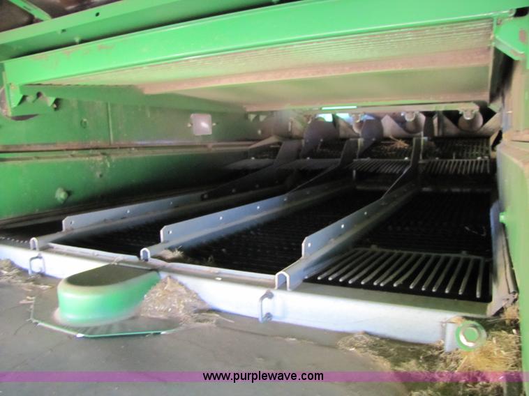 image for item 3483 2007 John Deere 9860STS combine