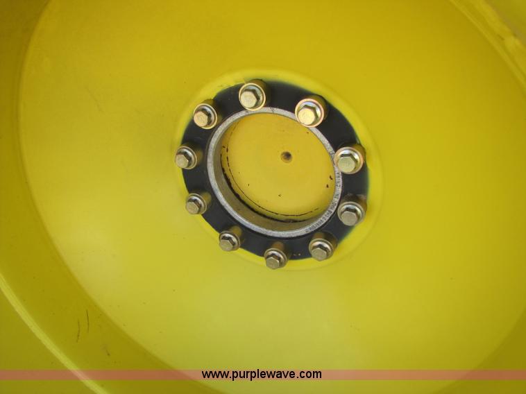 image for item 3483 2007 John Deere 9860STS combine