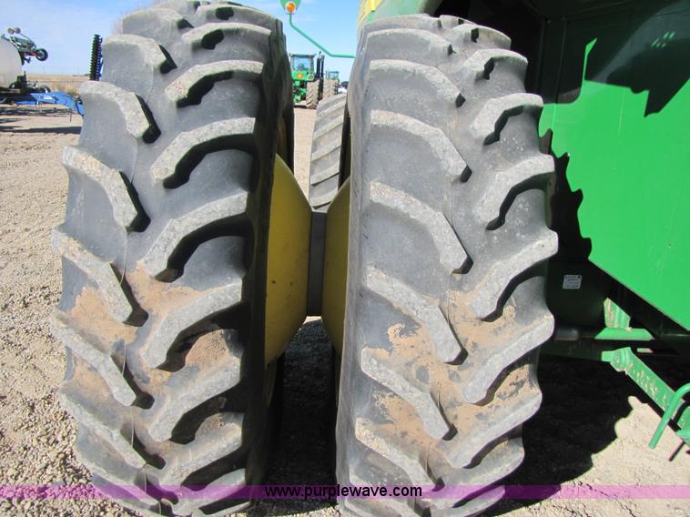 image for item 3483 2007 John Deere 9860STS combine