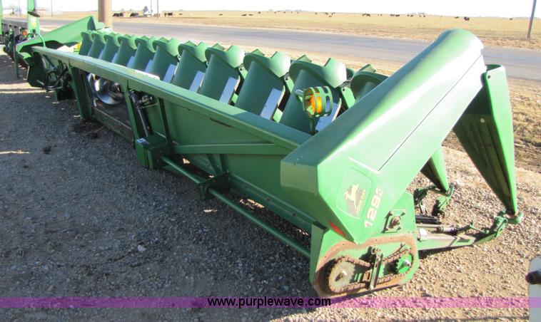 image for item 3484 1997 John Deere 1293 corn head
