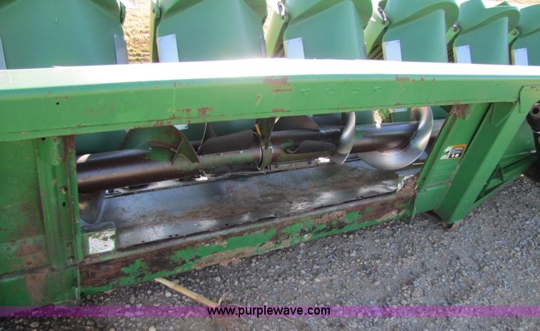 image for item 3484 1997 John Deere 1293 corn head