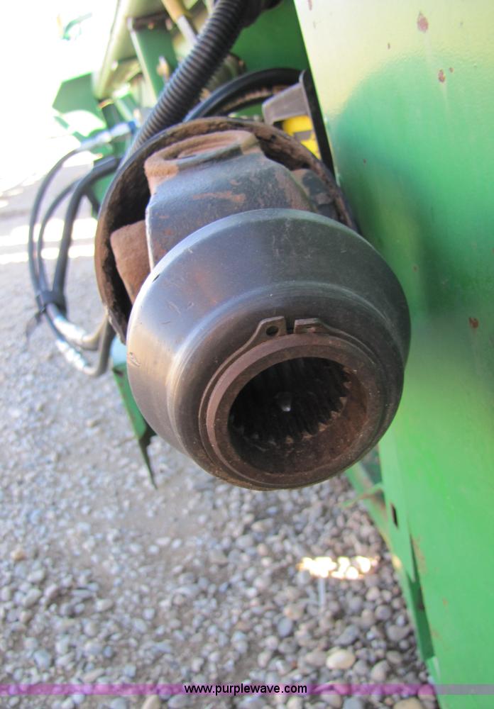 image for item 3484 1997 John Deere 1293 corn head