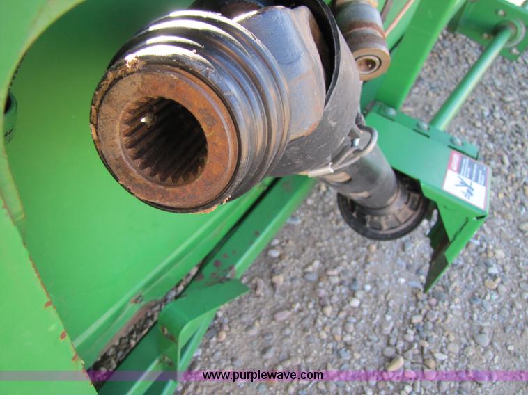 image for item 3484 1997 John Deere 1293 corn head