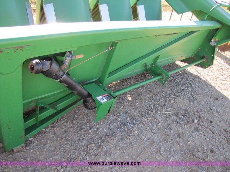 image for item 3484 1997 John Deere 1293 corn head