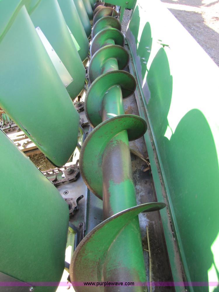 image for item 3484 1997 John Deere 1293 corn head