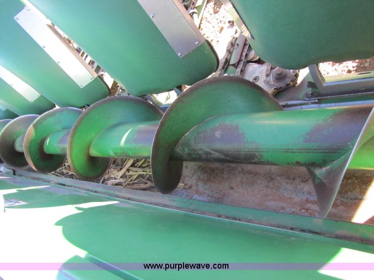 image for item 3484 1997 John Deere 1293 corn head
