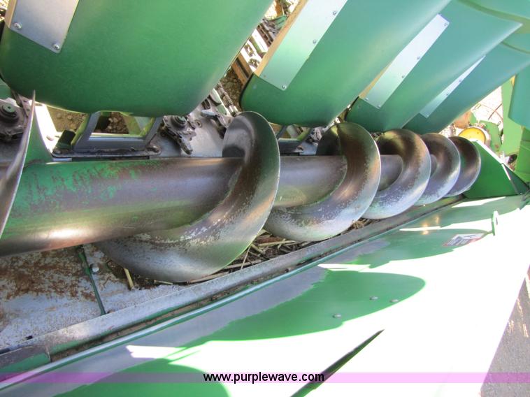 image for item 3484 1997 John Deere 1293 corn head