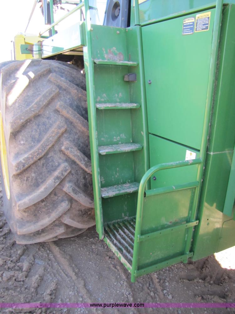 image for item 3489 2002 John Deere 7500 forage harvester