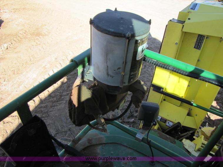 image for item 3489 2002 John Deere 7500 forage harvester