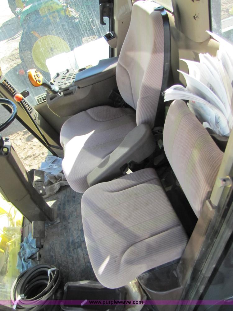 image for item 3489 2002 John Deere 7500 forage harvester