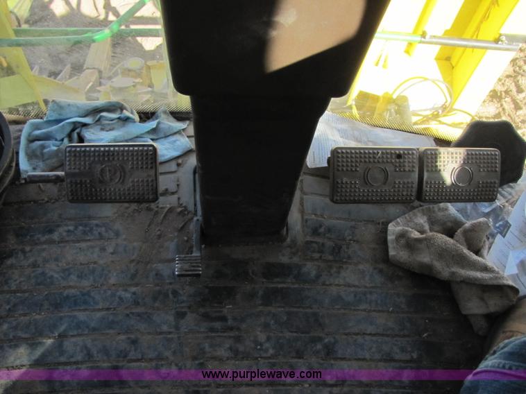 image for item 3489 2002 John Deere 7500 forage harvester