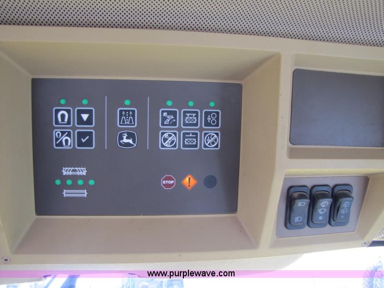 image for item 3489 2002 John Deere 7500 forage harvester