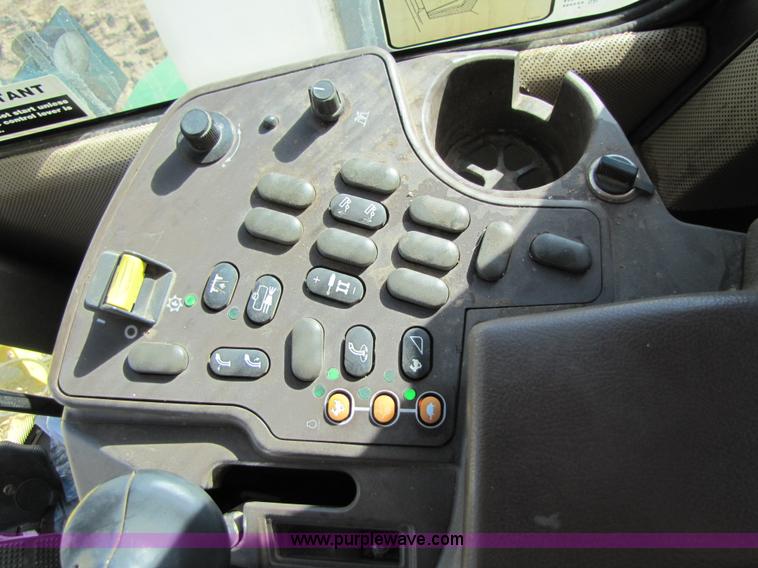 image for item 3489 2002 John Deere 7500 forage harvester