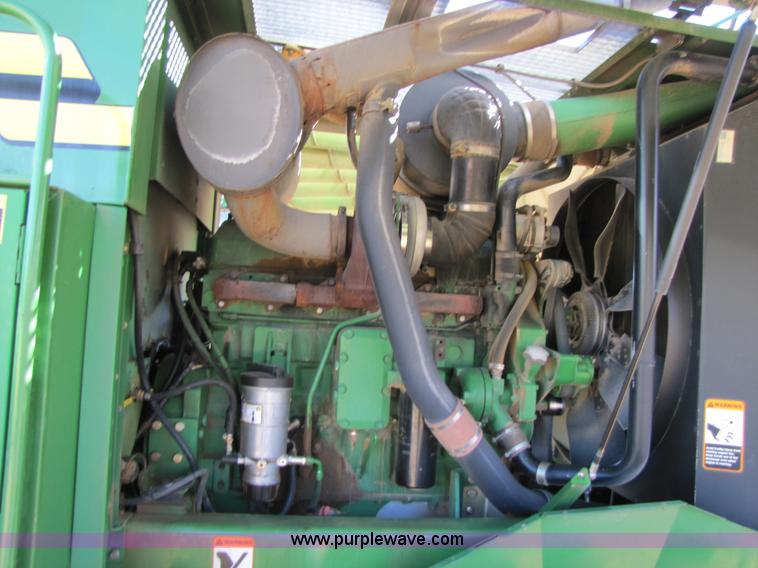 image for item 3489 2002 John Deere 7500 forage harvester