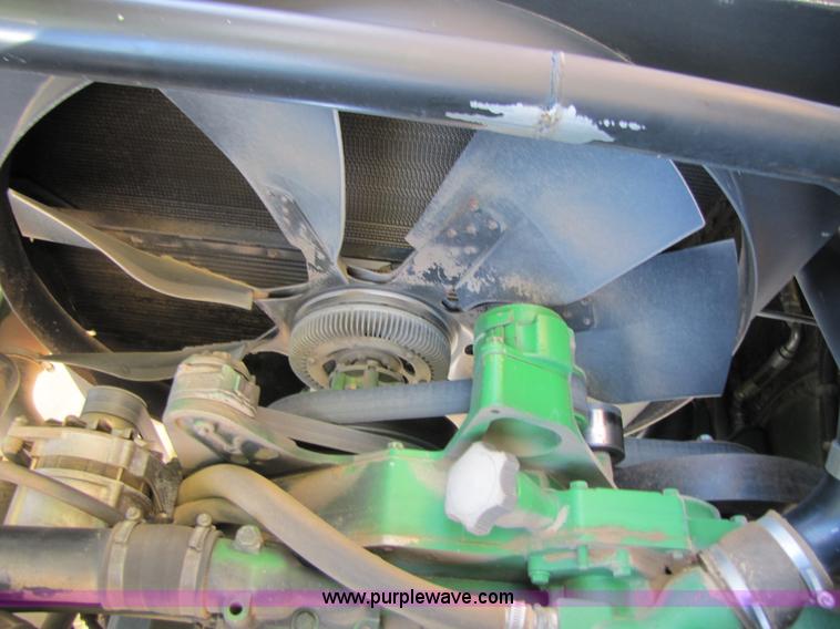 image for item 3489 2002 John Deere 7500 forage harvester