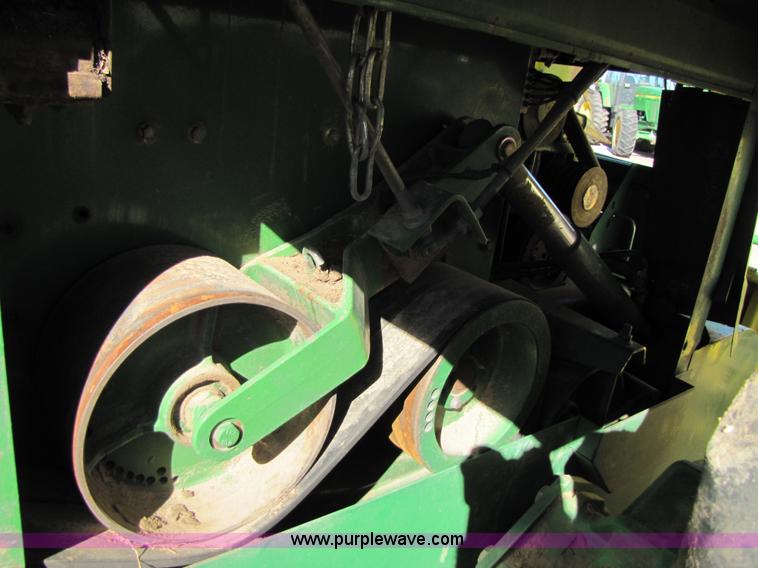 image for item 3489 2002 John Deere 7500 forage harvester