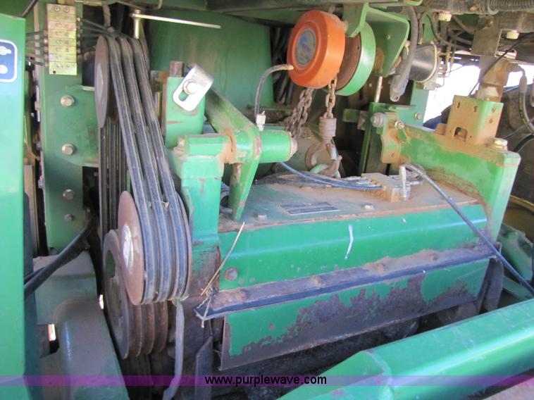 image for item 3489 2002 John Deere 7500 forage harvester