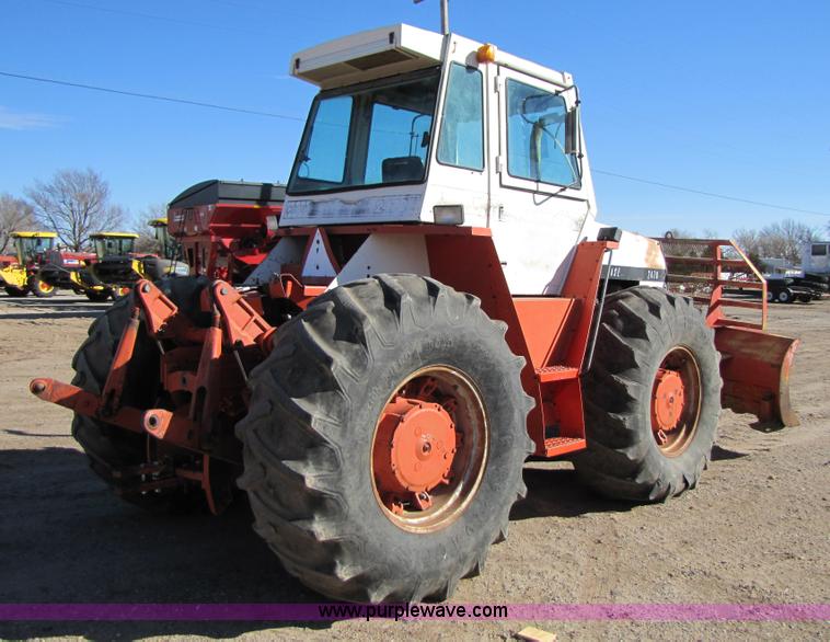 1978 Case 2470 4WD tractor in OK Item 3491 sold Purple Wave
