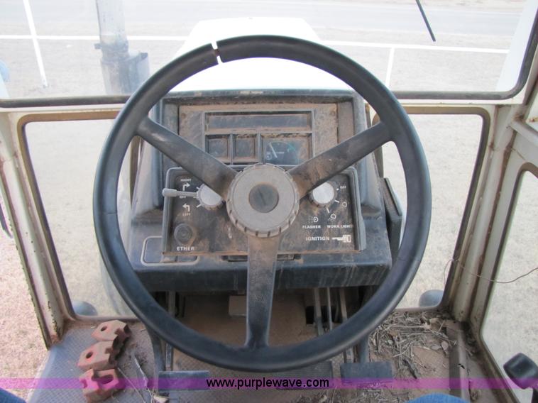 image for item 3493 1980 Case 2390 tractor