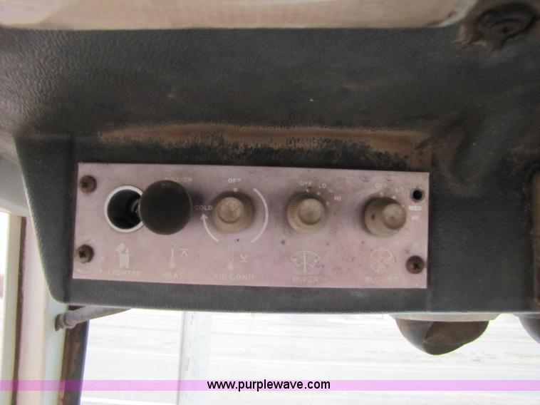 image for item 3493 1980 Case 2390 tractor