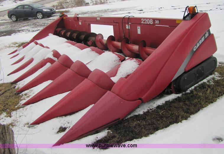 image for item 3546 2005 Case IH 2208 corn header