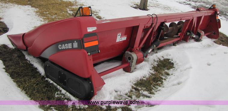 image for item 3546 2005 Case IH 2208 corn header