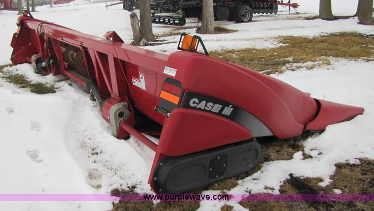 image for item 3546 2005 Case IH 2208 corn header