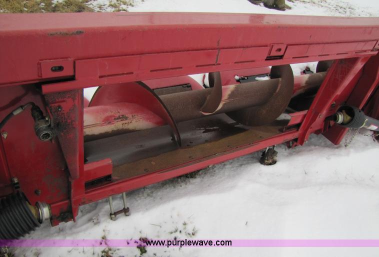 image for item 3546 2005 Case IH 2208 corn header