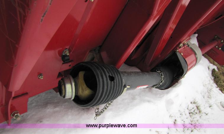image for item 3546 2005 Case IH 2208 corn header