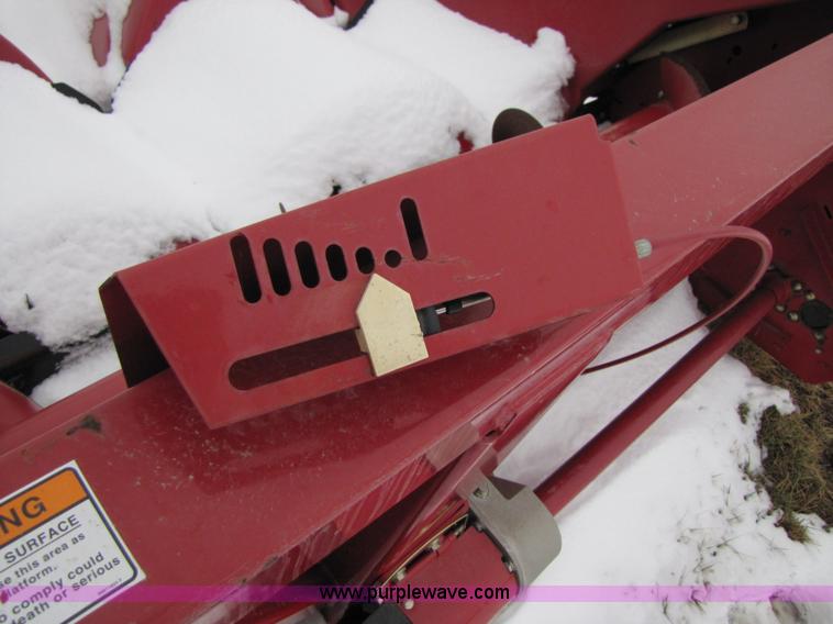 image for item 3546 2005 Case IH 2208 corn header