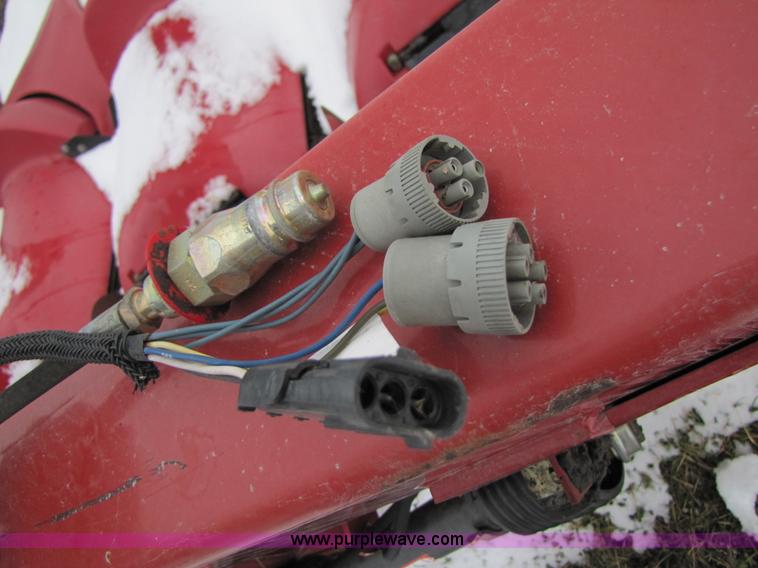 image for item 3546 2005 Case IH 2208 corn header