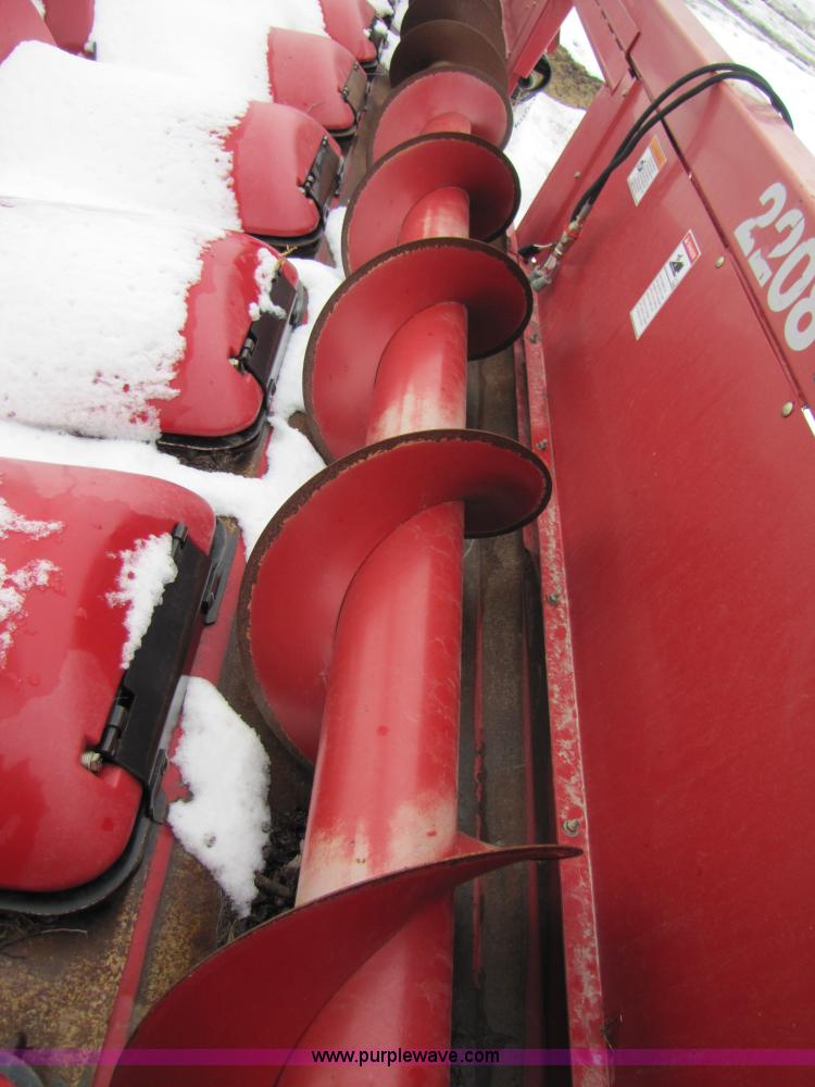 image for item 3546 2005 Case IH 2208 corn header