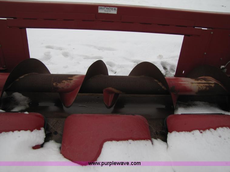image for item 3546 2005 Case IH 2208 corn header