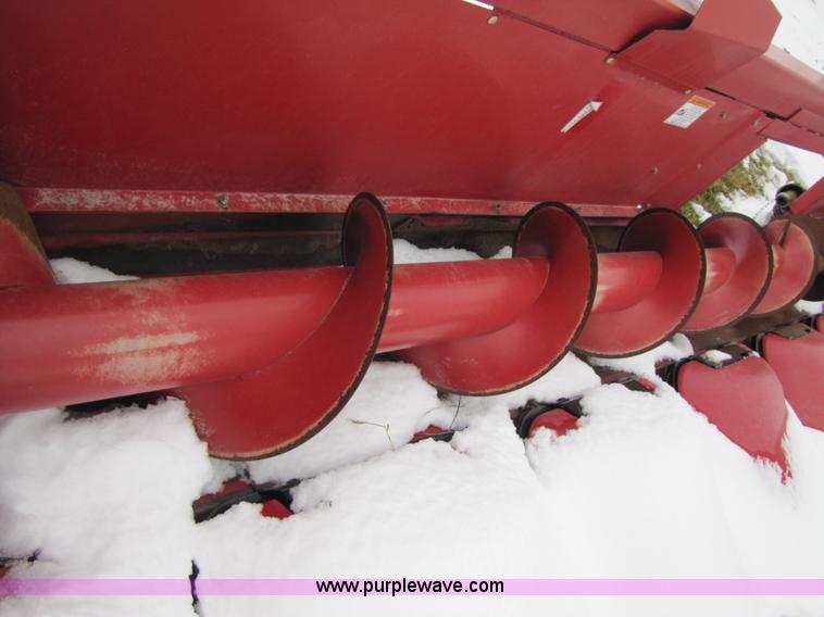 image for item 3546 2005 Case IH 2208 corn header