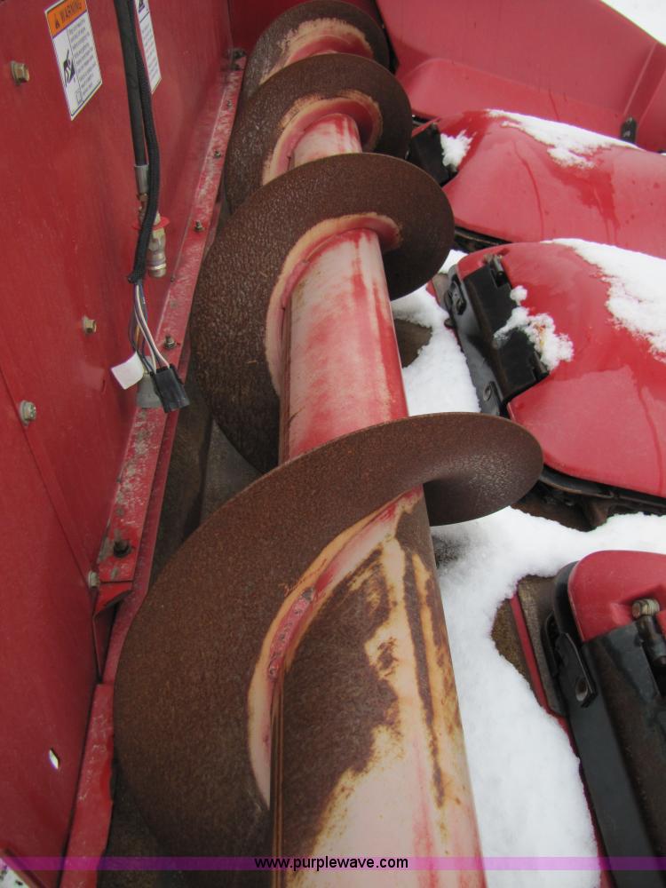 image for item 3546 2005 Case IH 2208 corn header
