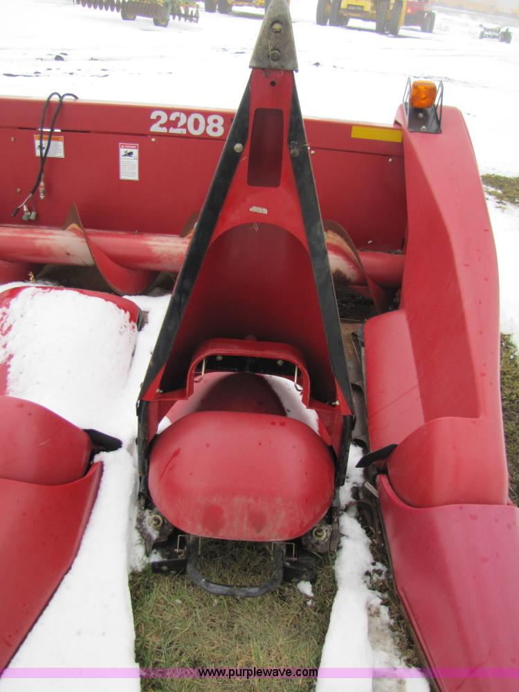 image for item 3546 2005 Case IH 2208 corn header
