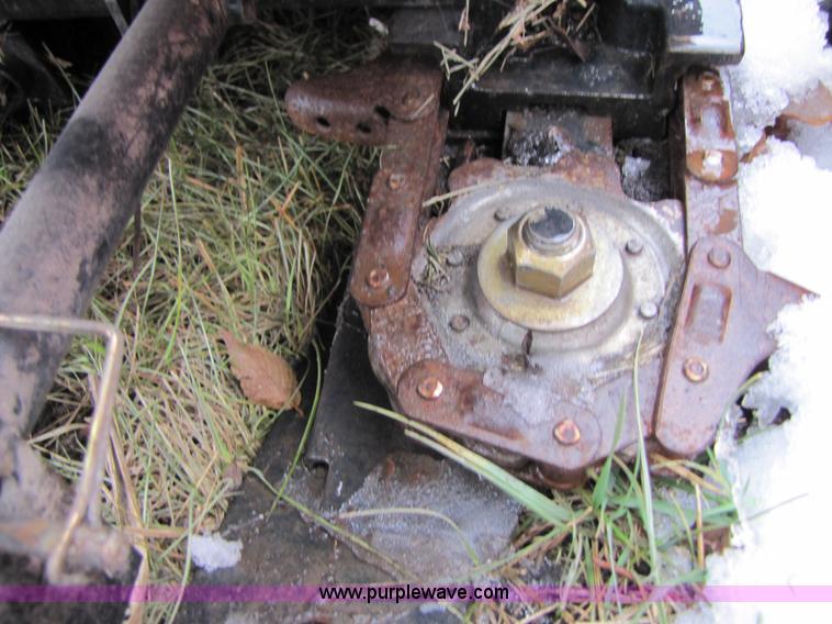 image for item 3546 2005 Case IH 2208 corn header