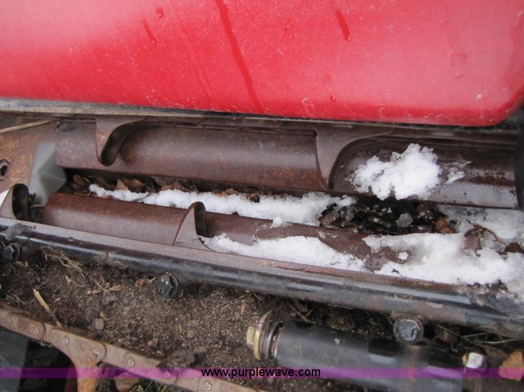 image for item 3546 2005 Case IH 2208 corn header