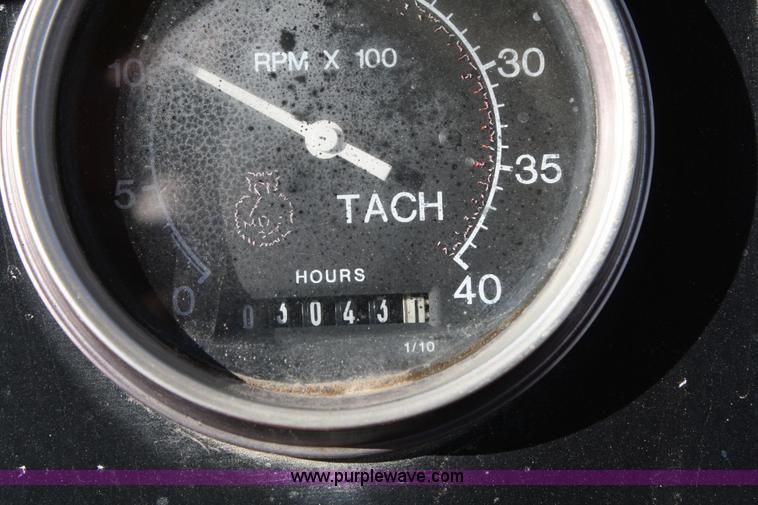 image for item 4930 1995 Vermeer V-8550 trencher backhoe