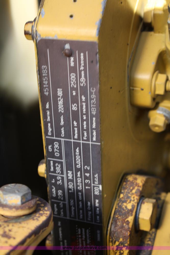 image for item 4930 1995 Vermeer V-8550 trencher backhoe