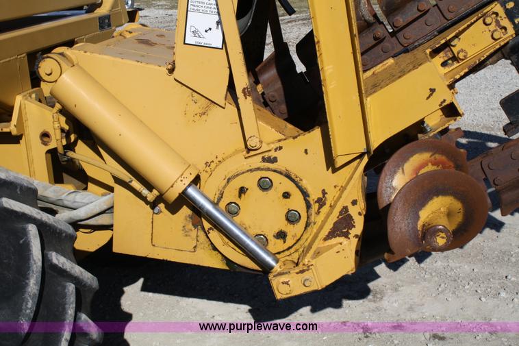 image for item 4930 1995 Vermeer V-8550 trencher backhoe