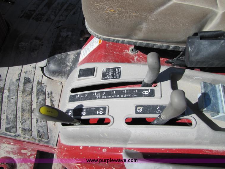 image for item 5189 Case IH DX24 garden tractor with mower deck