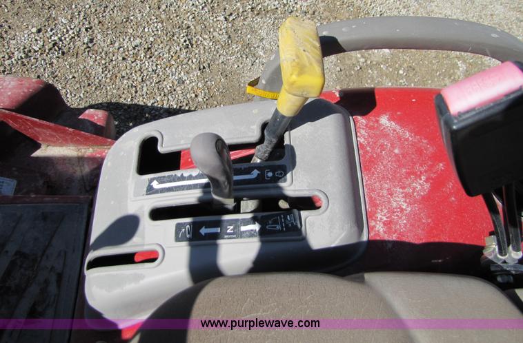 image for item 5189 Case IH DX24 garden tractor with mower deck