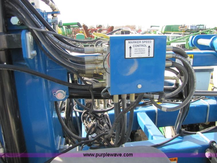 image for item 5194 2006 Kinze 3600 16/31 split row planter