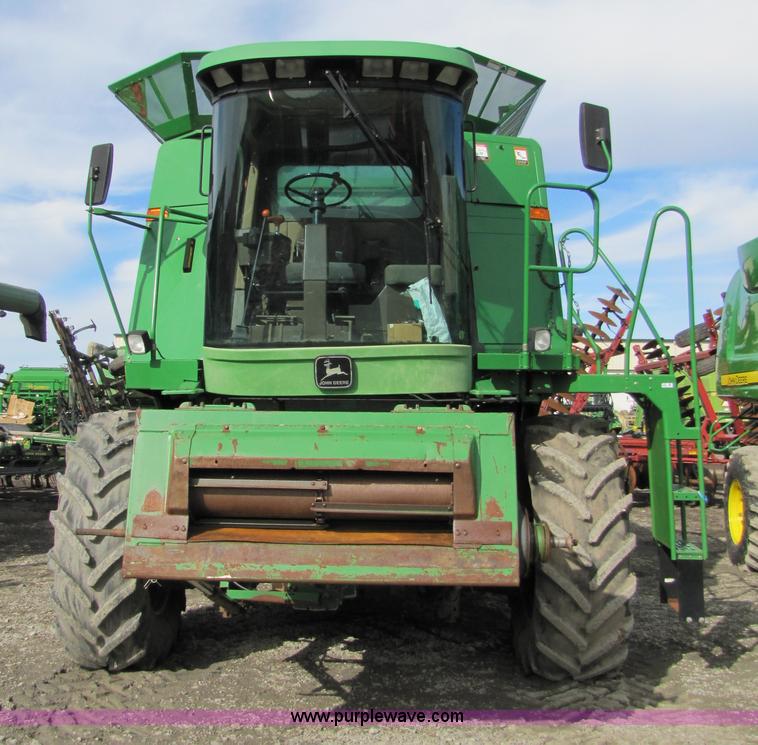 image for item 5195 1996 John Deere 9500 combine